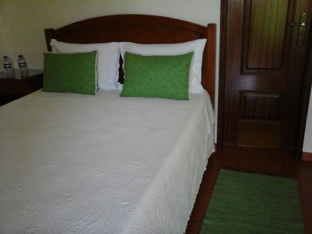 Residencial Idalio Hotel Odemira Szoba fotó