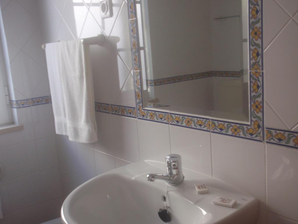 Residencial Idalio Hotel Odemira Szoba fotó